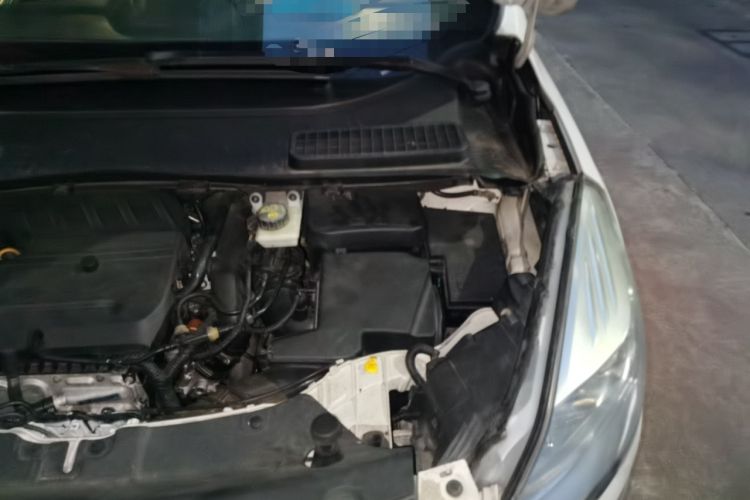 Used Ford Kuga 2015 1.5L GTDi Four-Wheel-Drive Elite Model Engine Bay Left