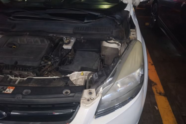 Used Ford Kuga 2015 1.5L GTDi Two-Wheel-Drive Comfort Model Engine Bay Left
