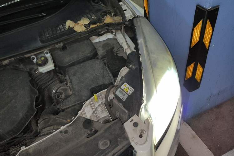 Used Ford Kuga 2015 2.0L GTDi Four-Wheel Drive Prestige Model Engine Bay Left