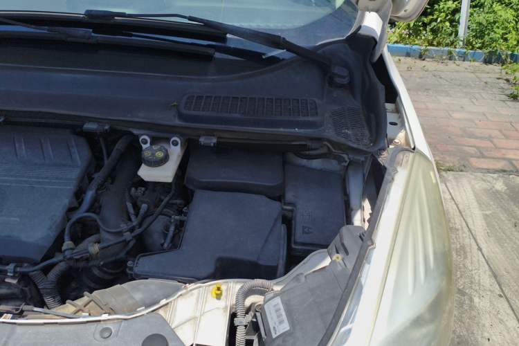 Used Ford Kuga 2015 1.5L GTDi Two-Wheel Drive Fashion Edition Engine Bay Left
