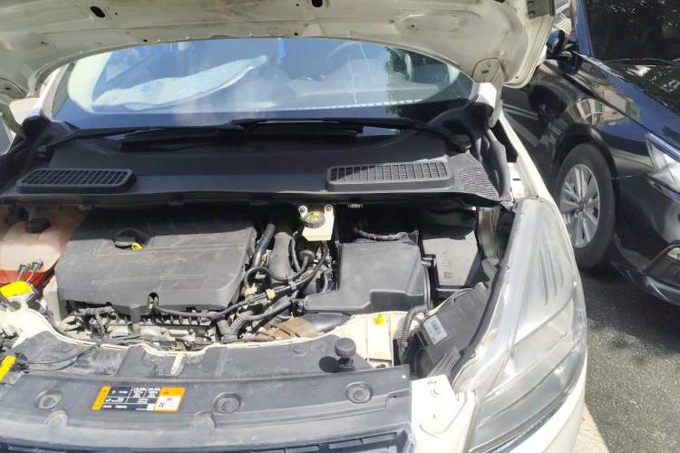 Used Ford Kuga 2015 1.5L GTDi Two-Wheel Drive Fashion Edition Engine Bay Left