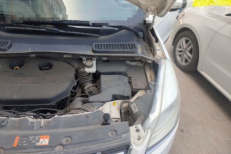 Used Ford Kuga 2015 2.0L GTDi Four-Wheel Drive Elite Model Engine Bay Left