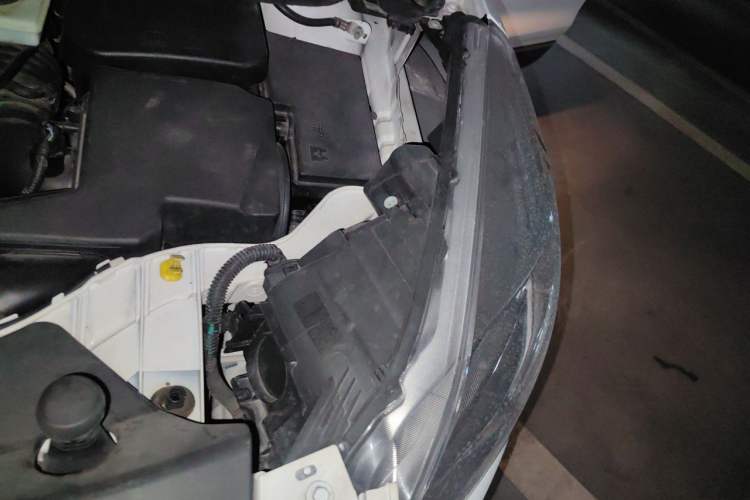 Used Ford Kuga 2015 1.5L GTDi Four-Wheel-Drive Elite Model Engine Bay Left