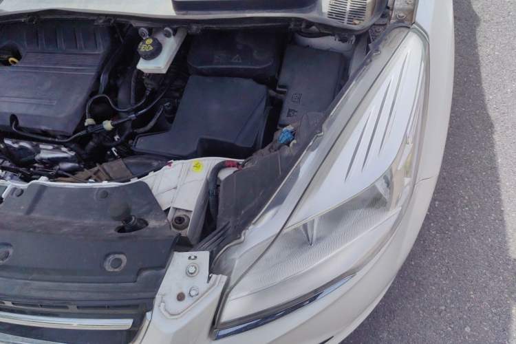 Used Ford Kuga 2015 1.5L GTDi Two-Wheel-Drive Comfort Model Engine Bay Left