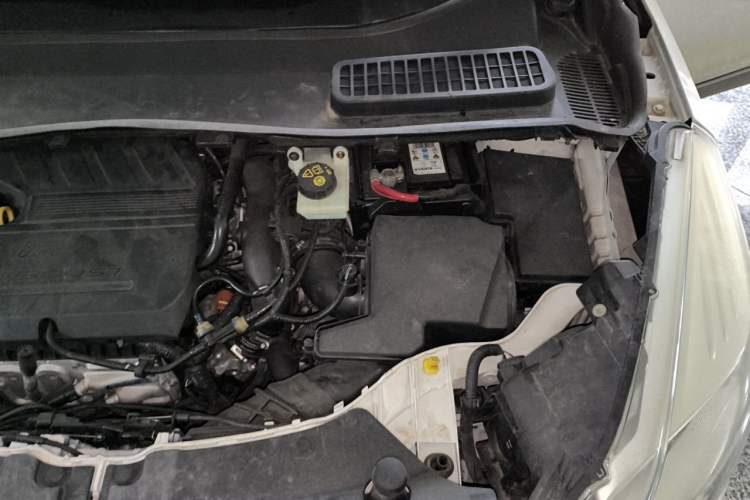 Used Ford Kuga 2015 1.5L GTDi Four-Wheel-Drive Elite Model Engine Bay Left