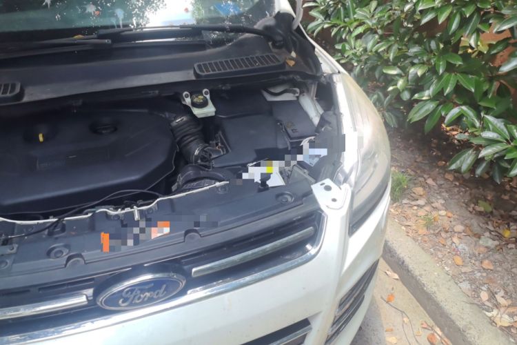 Used Ford Kuga 2015 2.0L GTDi Four-Wheel Drive Prestige Model Engine Bay Left
