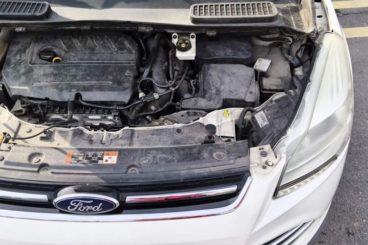 Used Ford Kuga 2015 1.5L GTDi Four-Wheel-Drive Elite Model Engine Bay Left