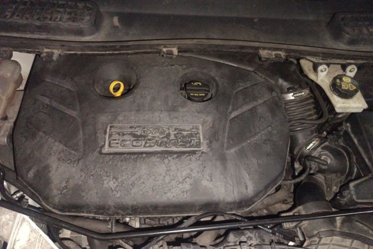 Used Ford Kuga 2015 2.0L GTDi Four-Wheel Drive Prestige Model Engine Bay