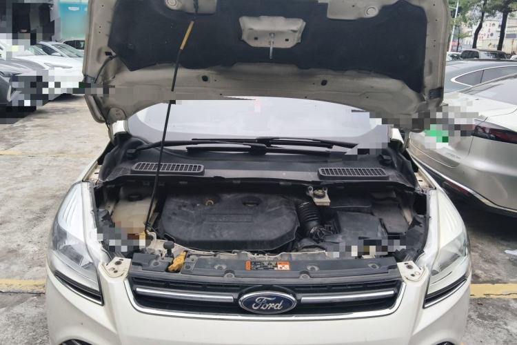 Used Ford Kuga 2015 2.0L GTDi Four-Wheel Drive Elite Model Engine Bay
