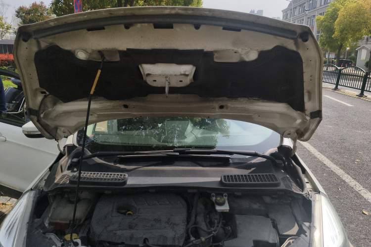 Used Ford Kuga 2015 1.5L GTDi Two-Wheel-Drive Comfort Model Engine Bay