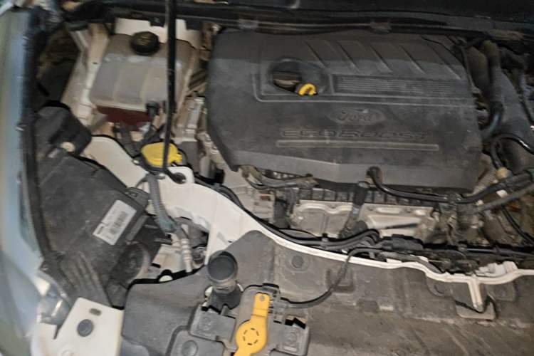 Used Ford Kuga 2015 1.5L GTDi Two-Wheel Drive Fashion Edition Engine Bay Right
