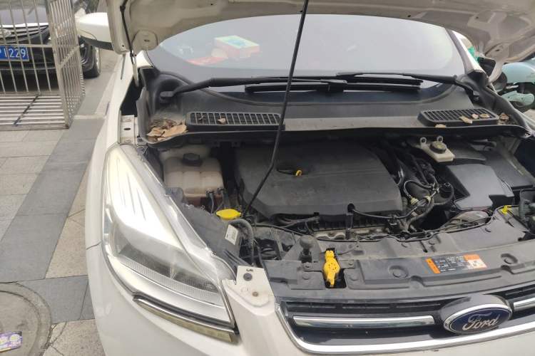 Used Ford Kuga 2015 1.5L GTDi Two-Wheel Drive Fashion Edition Engine Bay Right