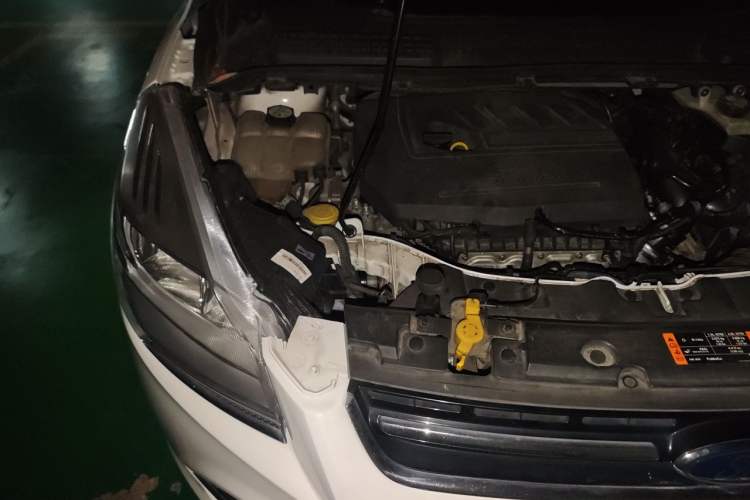 Used Ford Kuga 2015 1.5L GTDi Two-Wheel Drive Fashion Edition Engine Bay Right