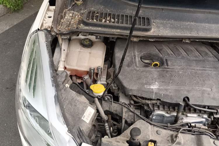 Used Ford Kuga 2015 1.5L GTDi Two-Wheel Drive Fashion Edition Engine Bay Right
