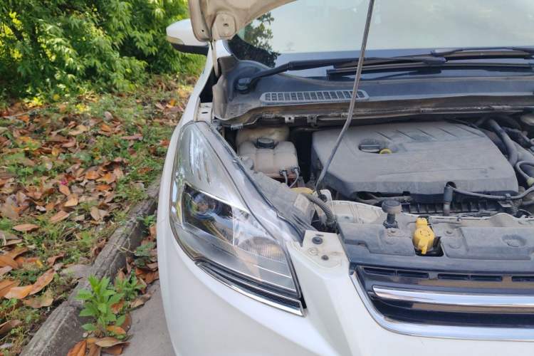 Used Ford Kuga 2015 1.5L GTDi Two-Wheel Drive Fashion Edition Engine Bay Right