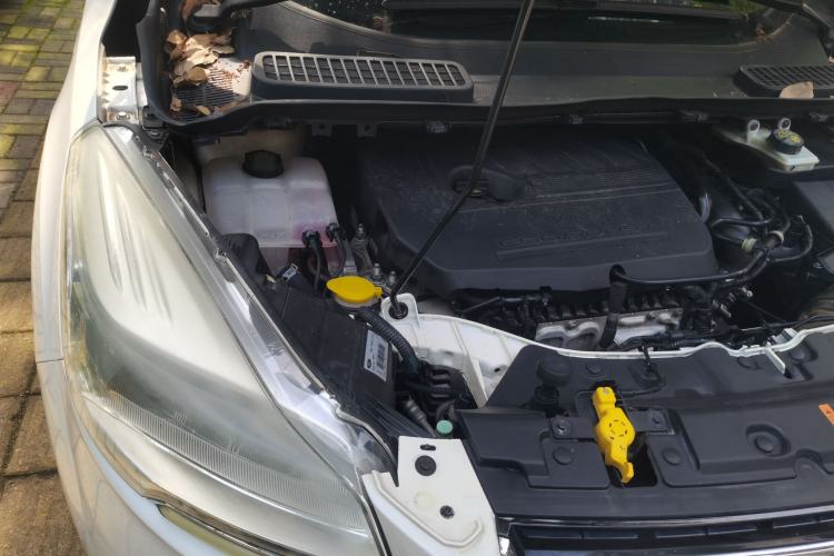 Used Ford Kuga 2015 1.5L GTDi Four-Wheel-Drive Elite Model Engine Bay Right