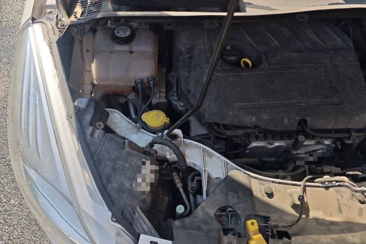 Used Ford Kuga 2015 1.5L GTDi Two-Wheel Drive Fashion Edition Engine Bay Right