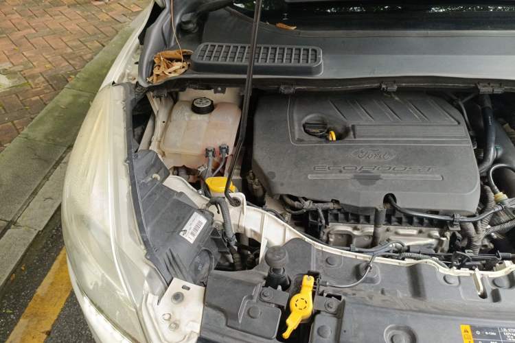Used Ford Kuga 2015 1.5L GTDi Two-Wheel Drive Fashion Edition Engine Bay Right