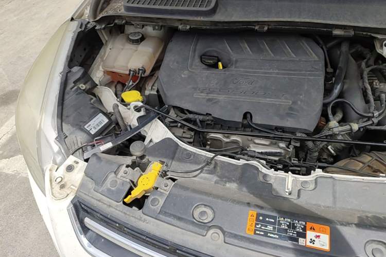 Used Ford Kuga 2015 1.5L GTDi Two-Wheel Drive Fashion Edition Engine Bay Right