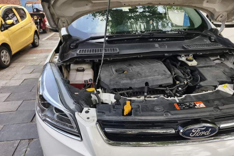 Used Ford Kuga 2015 1.5L GTDi Two-Wheel-Drive Comfort Model Engine Bay Right
