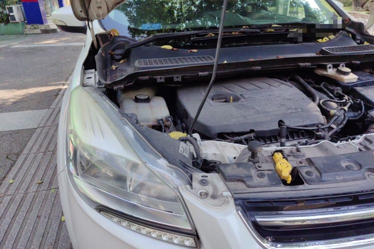 Used Ford Kuga 2015 1.5L GTDi Two-Wheel-Drive Comfort Model Engine Bay Right