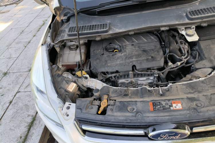 Used Ford Kuga 2015 1.5L GTDi Four-Wheel-Drive Elite Model Engine Bay Right