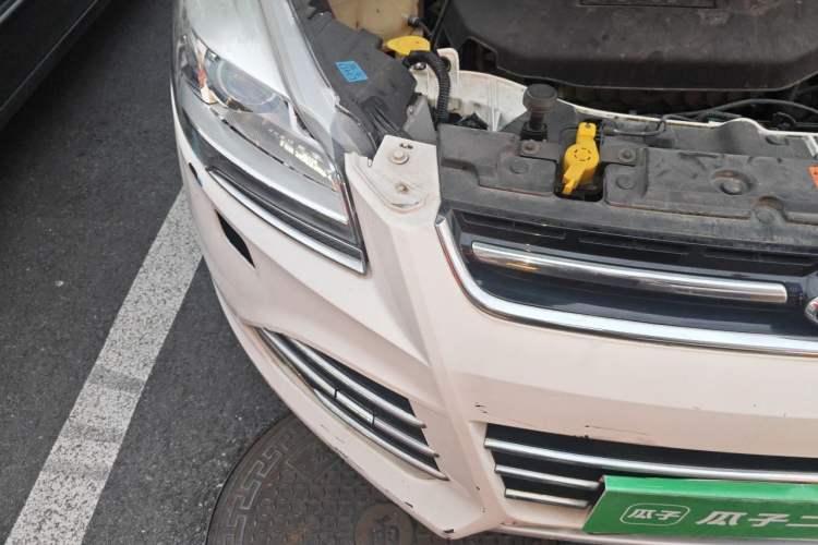 Used Ford Kuga 2015 2.0L GTDi Four-Wheel Drive Prestige Model Engine Bay Right