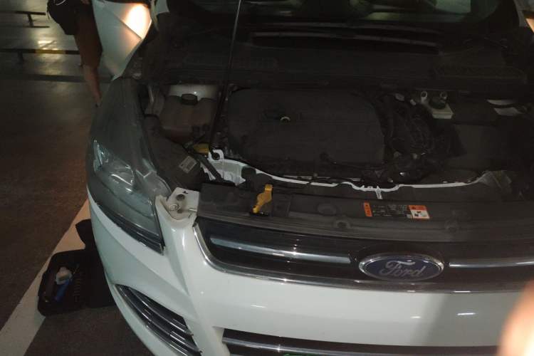 Used Ford Kuga 2015 1.5L GTDi Two-Wheel Drive Fashion Edition Engine Bay Right