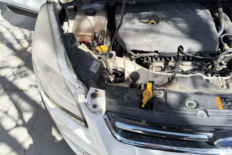 Used Ford Kuga 2015 1.5L GTDi Four-Wheel-Drive Elite Model Engine Bay Right