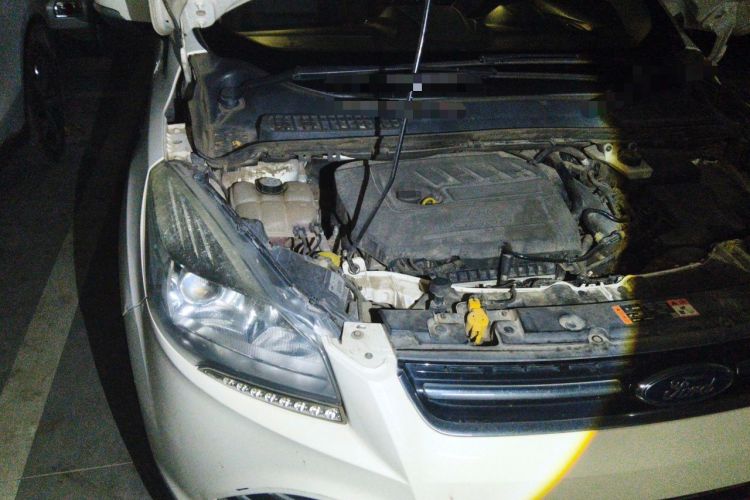 Used Ford Kuga 2015 1.5L GTDi Four-Wheel-Drive Elite Model Engine Bay Right