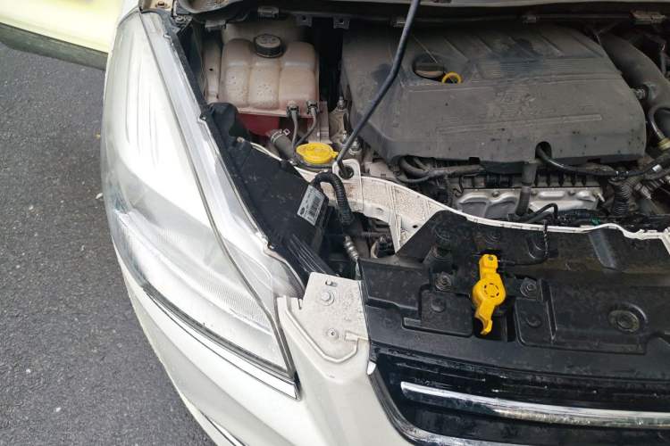 Used Ford Kuga 2015 1.5L GTDi Two-Wheel Drive Fashion Edition Engine Bay Right