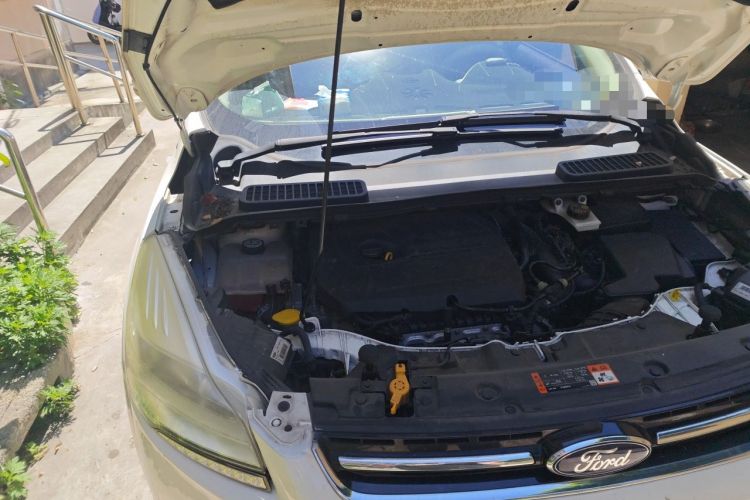 Used Ford Kuga 2015 1.5L GTDi Four-Wheel-Drive Elite Model Engine Bay Right