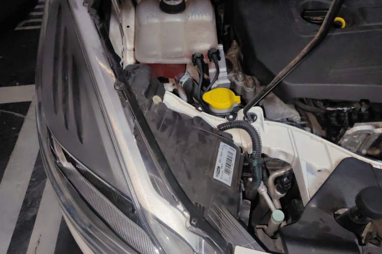 Used Ford Kuga 2015 1.5L GTDi Four-Wheel-Drive Elite Model Engine Bay Right
