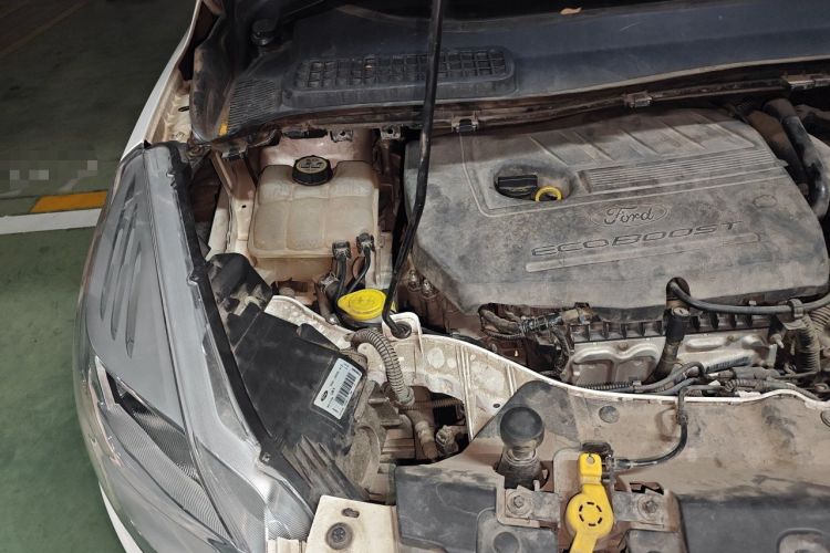 Used Ford Kuga 2015 1.5L GTDi Two-Wheel Drive Fashion Edition Engine Bay Right
