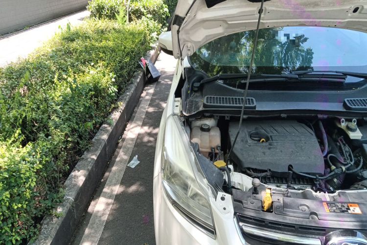 Used Ford Kuga 2015 1.5L GTDi Two-Wheel Drive Fashion Edition Engine Bay Right