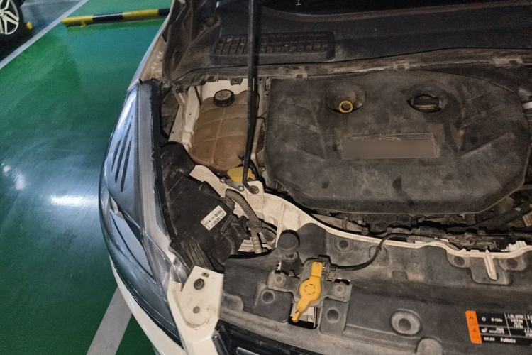 Used Ford Kuga 2015 2.0L GTDi Four-Wheel Drive Elite Model Engine Bay Right