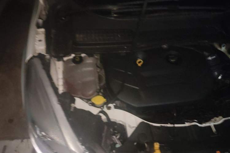 Used Ford Kuga 2015 2.0L GTDi Four-Wheel Drive Prestige Model Engine Bay Right