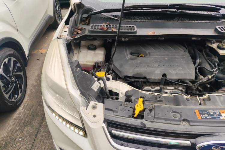 Used Ford Kuga 2015 1.5L GTDi Two-Wheel-Drive Comfort Model Engine Bay Right