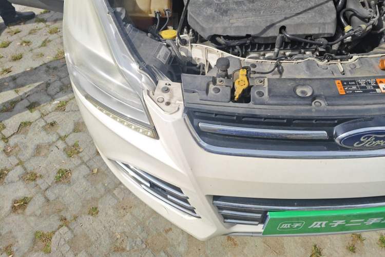 Used Ford Kuga 2015 1.5L GTDi Two-Wheel Drive Fashion Edition Engine Bay Right