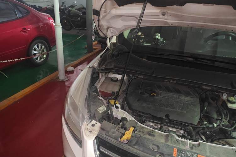 Used Ford Kuga 2015 1.5L GTDi Two-Wheel-Drive Comfort Model Engine Bay Right