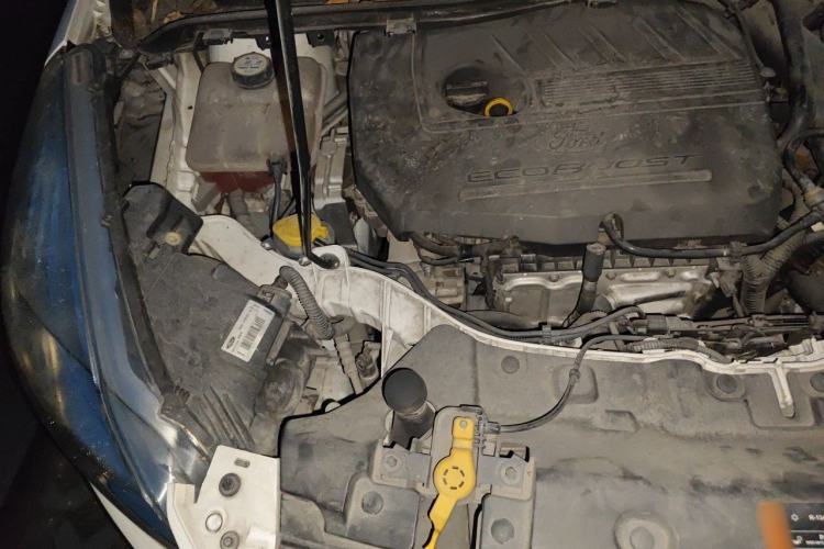 Used Ford Kuga 2015 1.5L GTDi Four-Wheel-Drive Elite Model Engine Bay Right