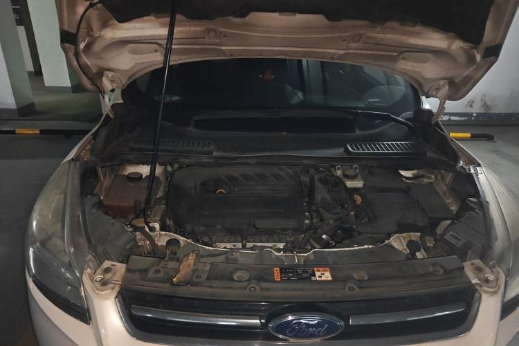 Used Ford Kuga 2015 1.5L GTDi Four-Wheel-Drive Elite Model Engine Bay Right