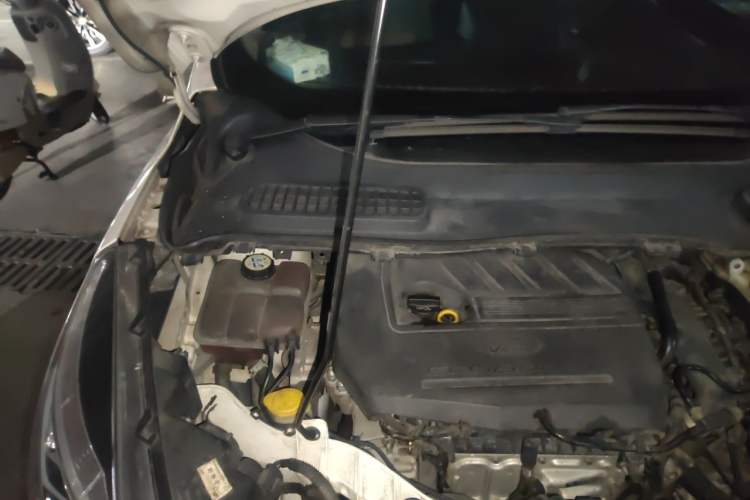 Used Ford Kuga 2015 1.5L GTDi Two-Wheel-Drive Comfort Model Engine Bay Right