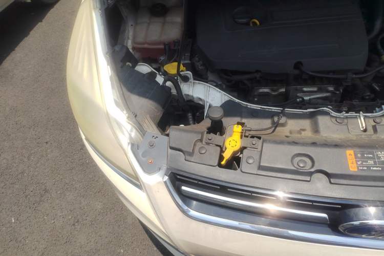 Used Ford Kuga 2015 1.5L GTDi Two-Wheel Drive Fashion Edition Engine Bay Right