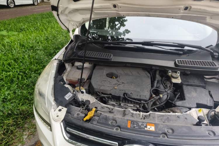 Used Ford Kuga 2015 1.5L GTDi Two-Wheel Drive Fashion Edition Engine Bay Right