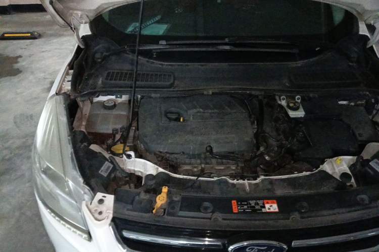 Used Ford Kuga 2015 1.5L GTDi Two-Wheel-Drive Comfort Model Engine Bay Right