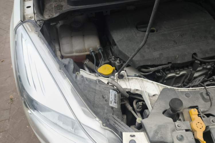 Used Ford Kuga 2015 1.5L GTDi Two-Wheel-Drive Comfort Model Engine Bay Right