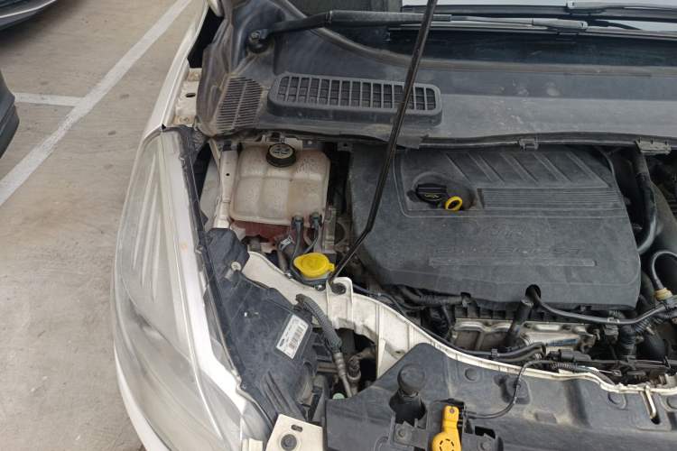 Used Ford Kuga 2015 1.5L GTDi Two-Wheel-Drive Comfort Model Engine Bay Right