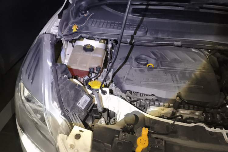Used Ford Kuga 2015 1.5L GTDi Two-Wheel Drive Fashion Edition Engine Bay Right