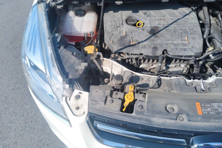 Used Ford Kuga 2015 1.5L GTDi Two-Wheel Drive Fashion Edition Engine Bay Right